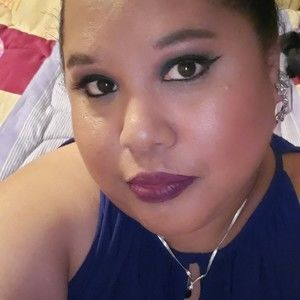 Meet your Posher, Raquel